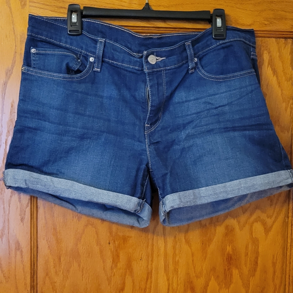 Levi's like new cuffed shorts multiple sizes